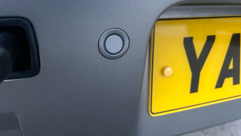 Land Rover Defender 3.0 D250 X-Dynamic HSE 110 5dr Auto Diesel Estate